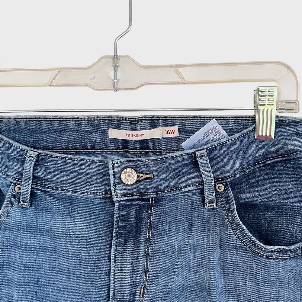 Levi’s 711 Skinny Distressed Jeans - Picture 3 of 5